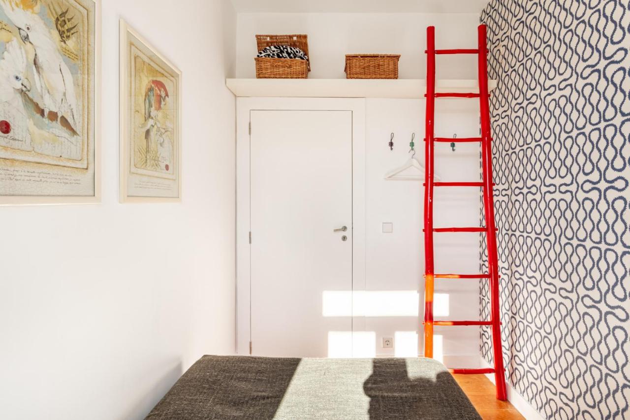 Joivy Chic 2Br Apt In Bairro Alto, 2Mins To Sao Pedro De Alcantara Viewpoint Лиссабон Экстерьер фото