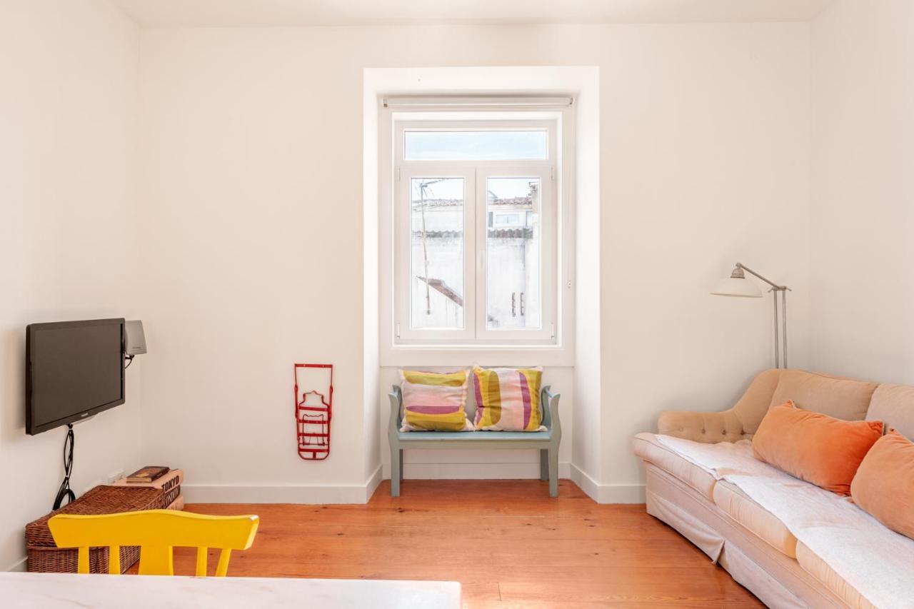 Joivy Chic 2Br Apt In Bairro Alto, 2Mins To Sao Pedro De Alcantara Viewpoint Лиссабон Экстерьер фото