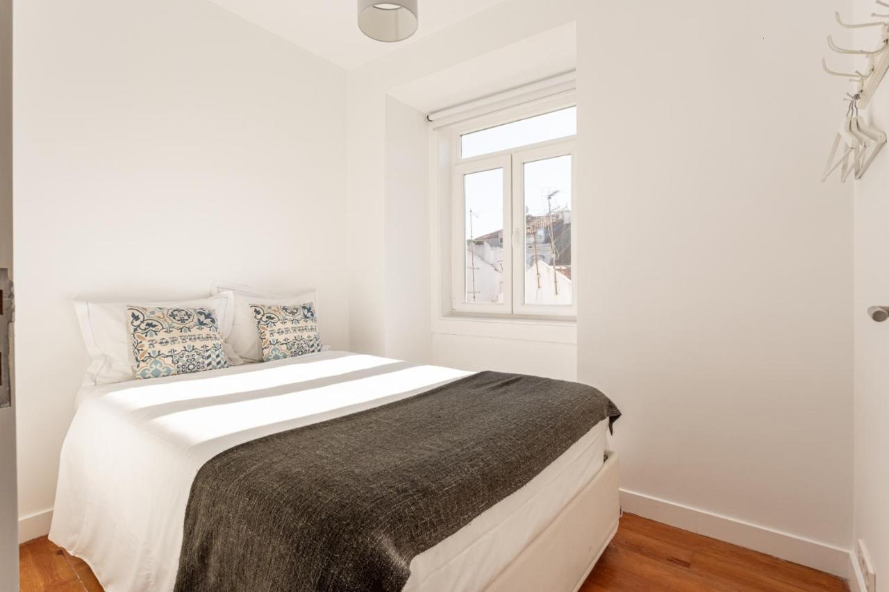 Joivy Chic 2Br Apt In Bairro Alto, 2Mins To Sao Pedro De Alcantara Viewpoint Лиссабон Экстерьер фото